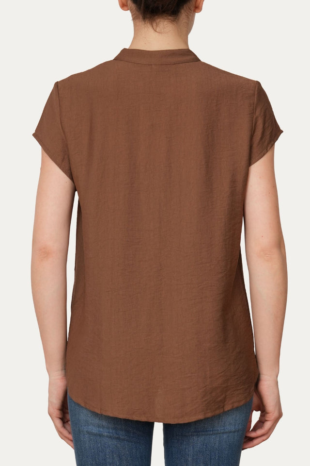 Blusa scollo a V con bottoni in viscosa strutturata - Moka