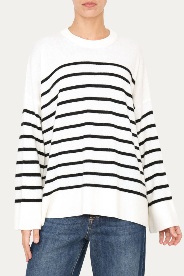 Maglione morbido a righe - Panna/Nero