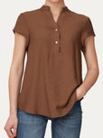 Blusa scollo a V con bottoni in viscosa strutturata - Moka