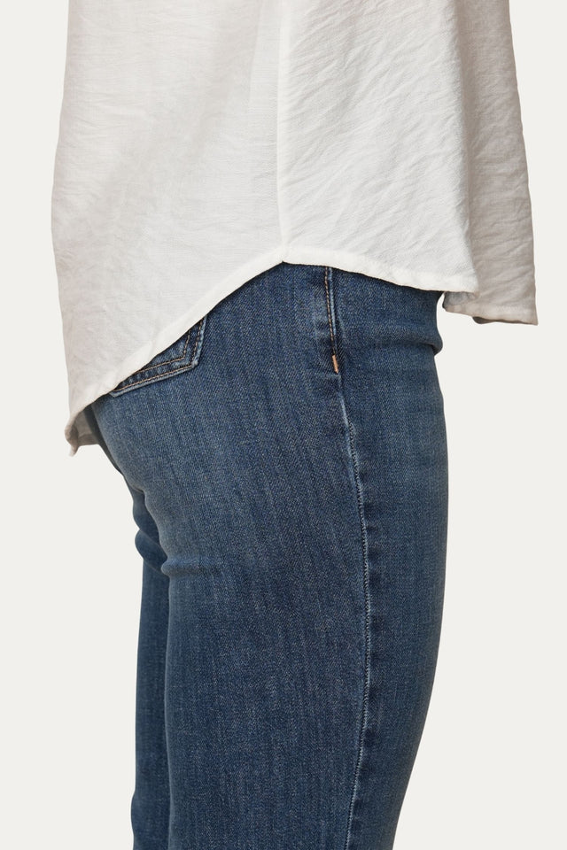 Blusa scollo a V con bottoni in viscosa strutturata - Bianco