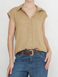 Blusa manica scesa con bottoni - Cammello